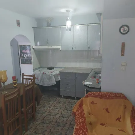 Rruga Rinia Pogradec Apartament Me Qera Διαμέρισμα